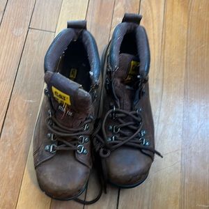 Caterpillar boots great condition
